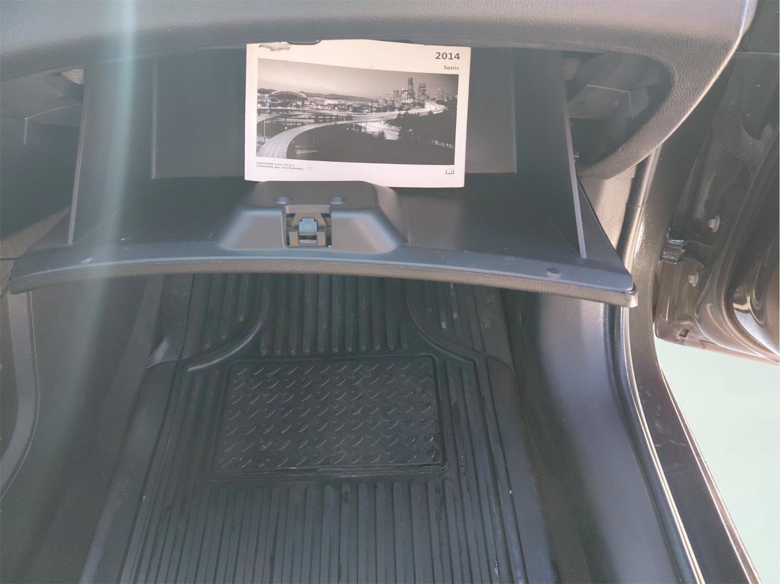 Used 2014 Chevrolet Sonic LT image 9