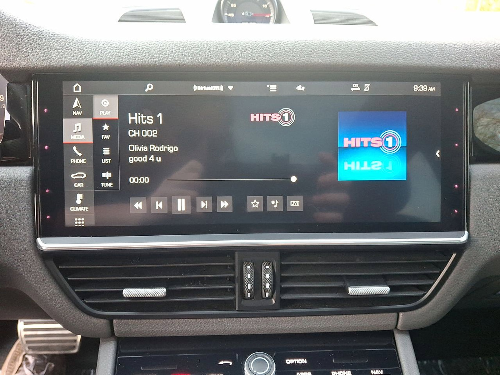 Used 2020 Porsche Cayenne S image 14