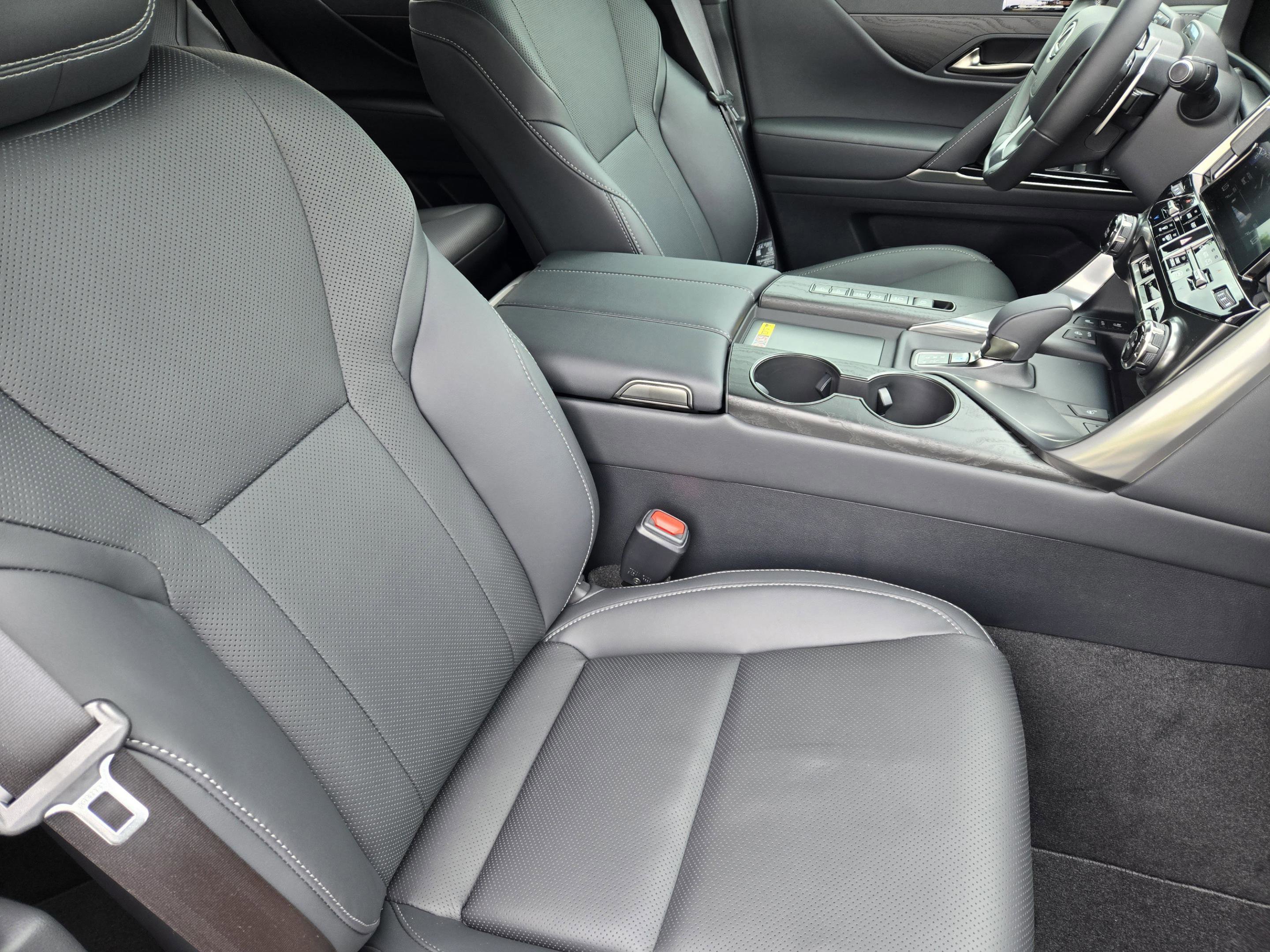 New 2026 Lexus LX 700h Luxury AWD/4WD image 6