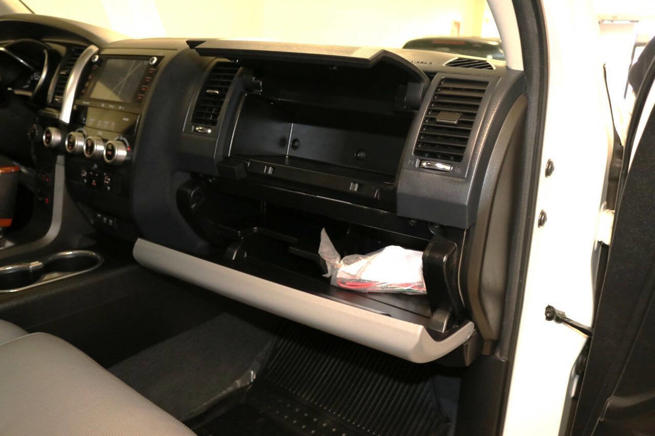 Used 2020 Toyota Sequoia Platinum image 76