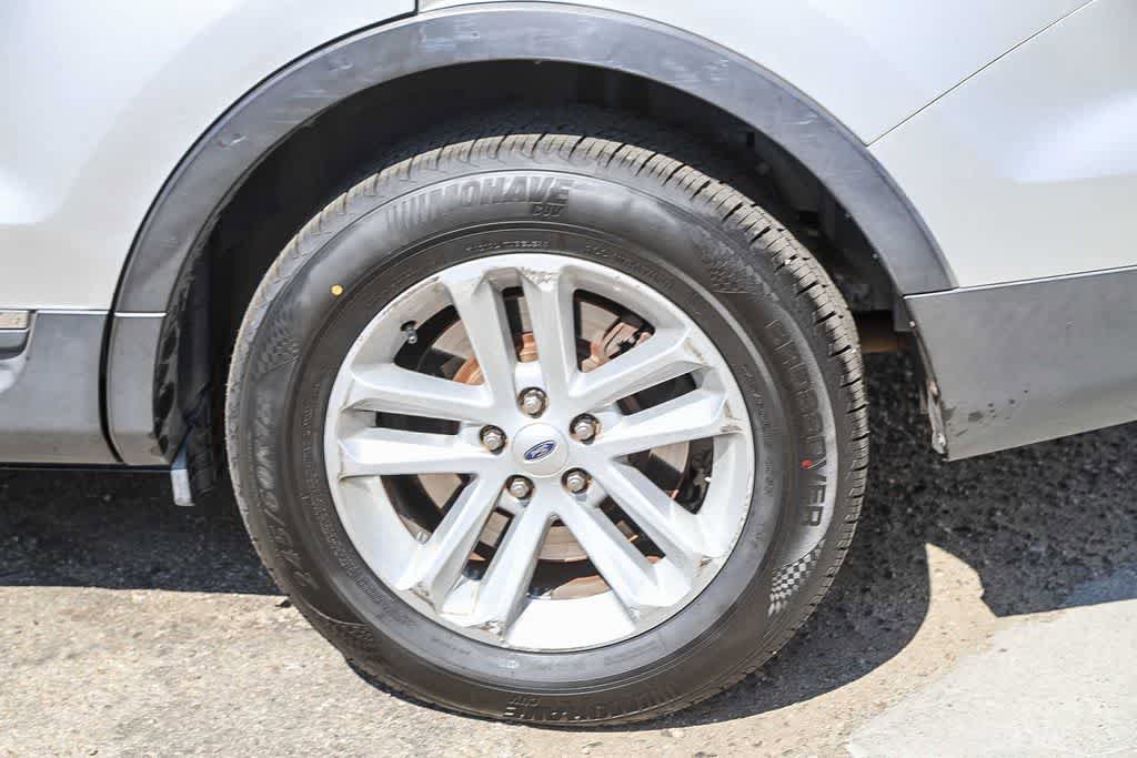 Used 2014 Ford Explorer XLT w/ Equipment Group 202A FWD image 8