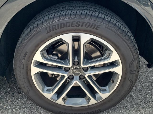 Certified 2025 Audi Q5 Premium w/ Convenience Package AWD/4WD image 10