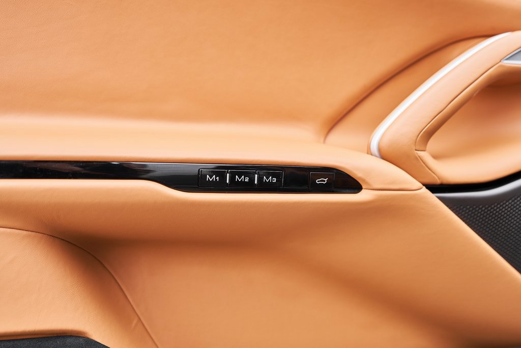 Used 2025 Ferrari Purosangue image 40