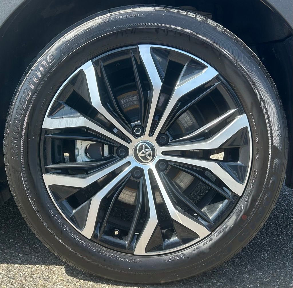 Certified 2024 Toyota Crown Limited AWD/4WD image 28