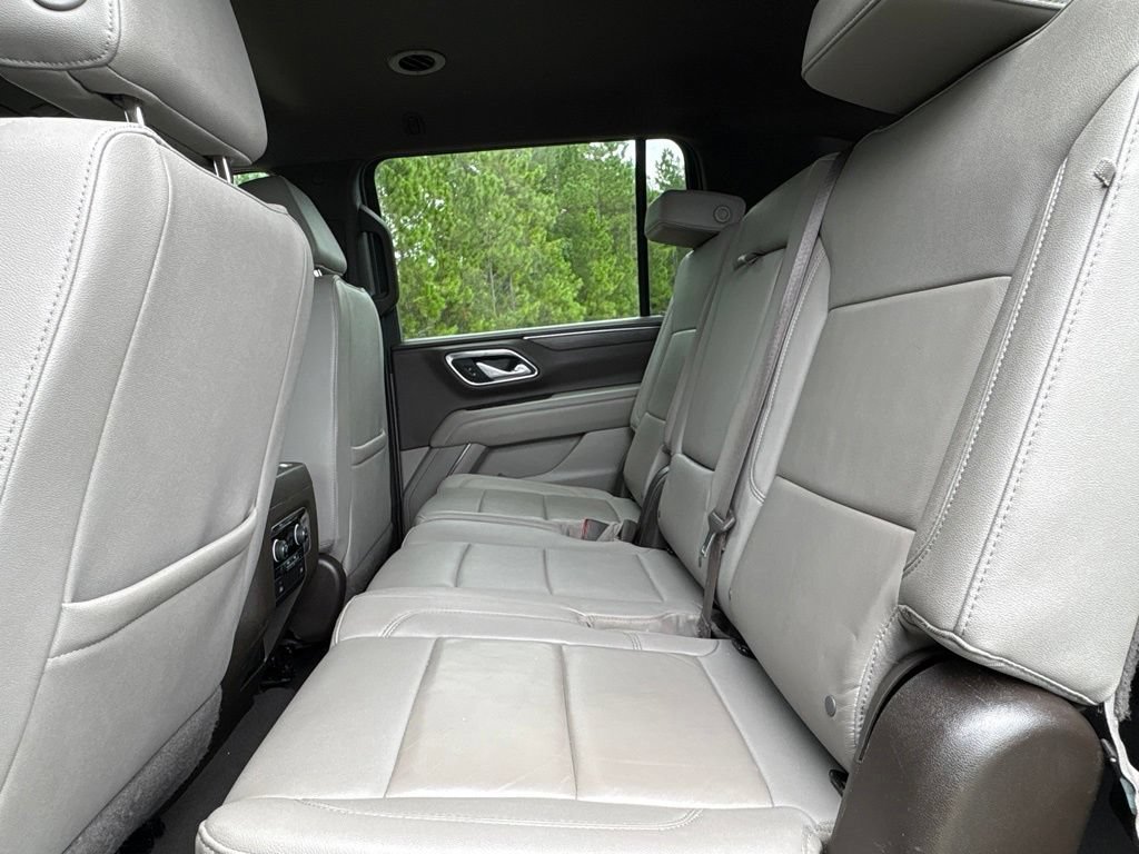 Used 2024 Chevrolet Suburban LT RWD image 26