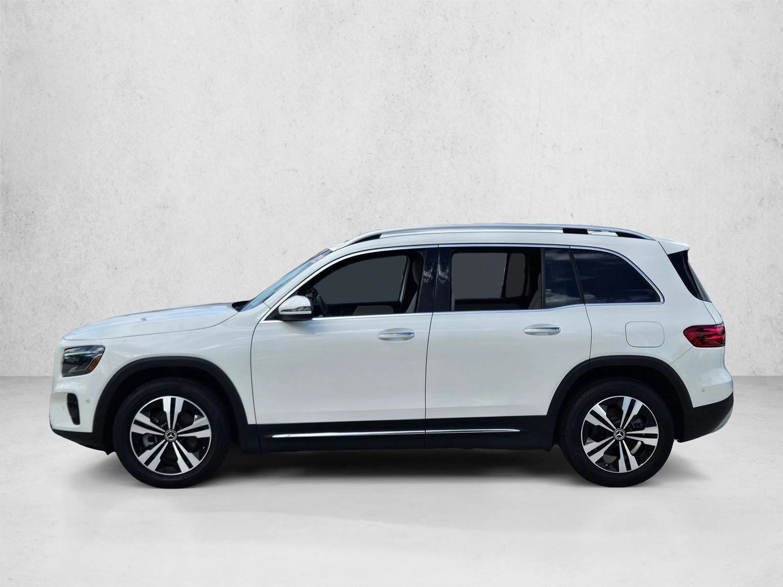Used 2025 Mercedes-Benz GLB 250 image 9