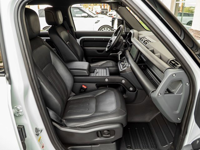 Used 2021 Land Rover Defender 110 X-Dynamic HSE image 27
