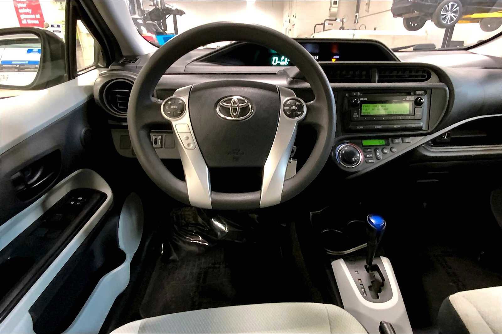 Used 2012 Toyota Prius C One image 5