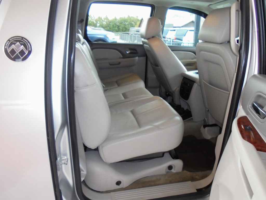 Used 2012 Chevrolet Avalanche LT w/ All-Star Edition image 10