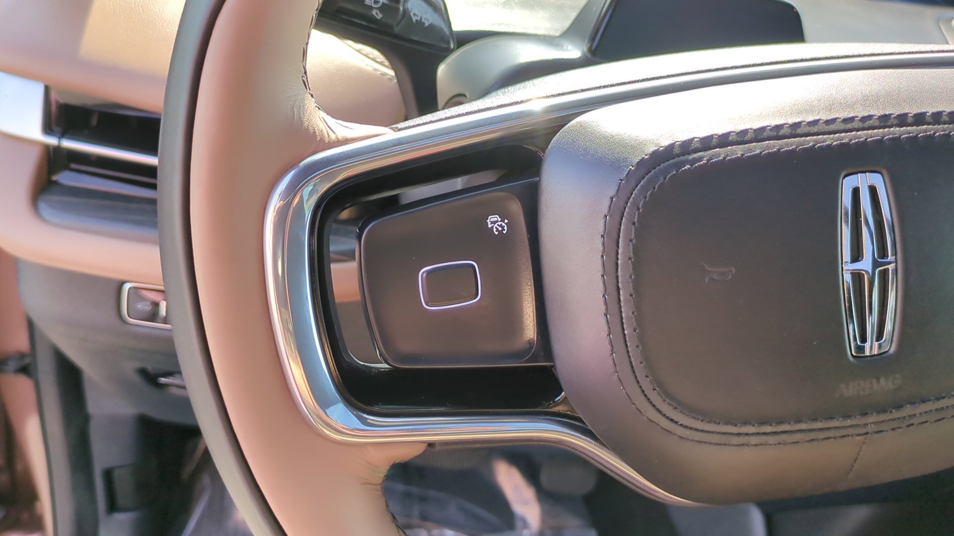 Used 2025 Lincoln Navigator L Black Label AWD/4WD image 18