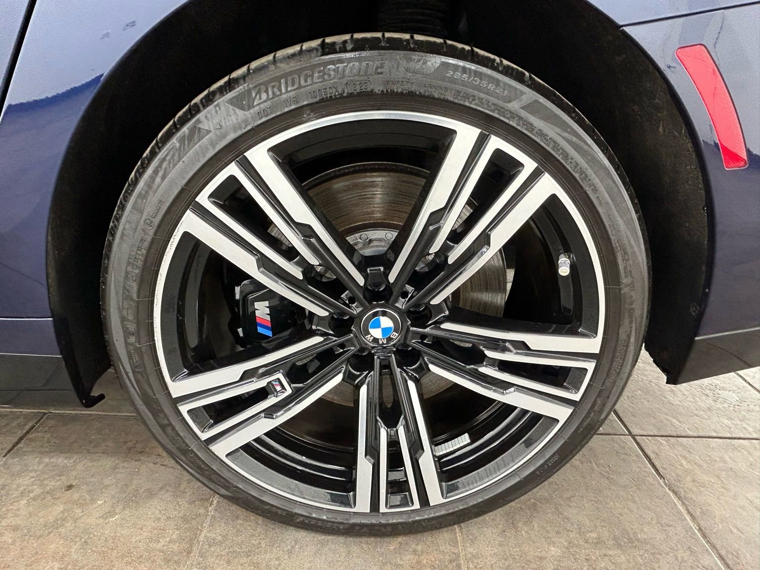 Used 2023 BMW 760i xDrive AWD/4WD image 36