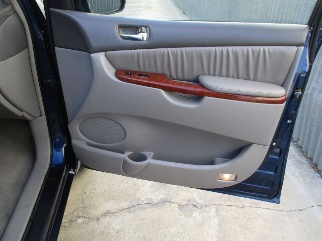 Used 2004 Toyota Sienna XLE AWD/4WD image 14