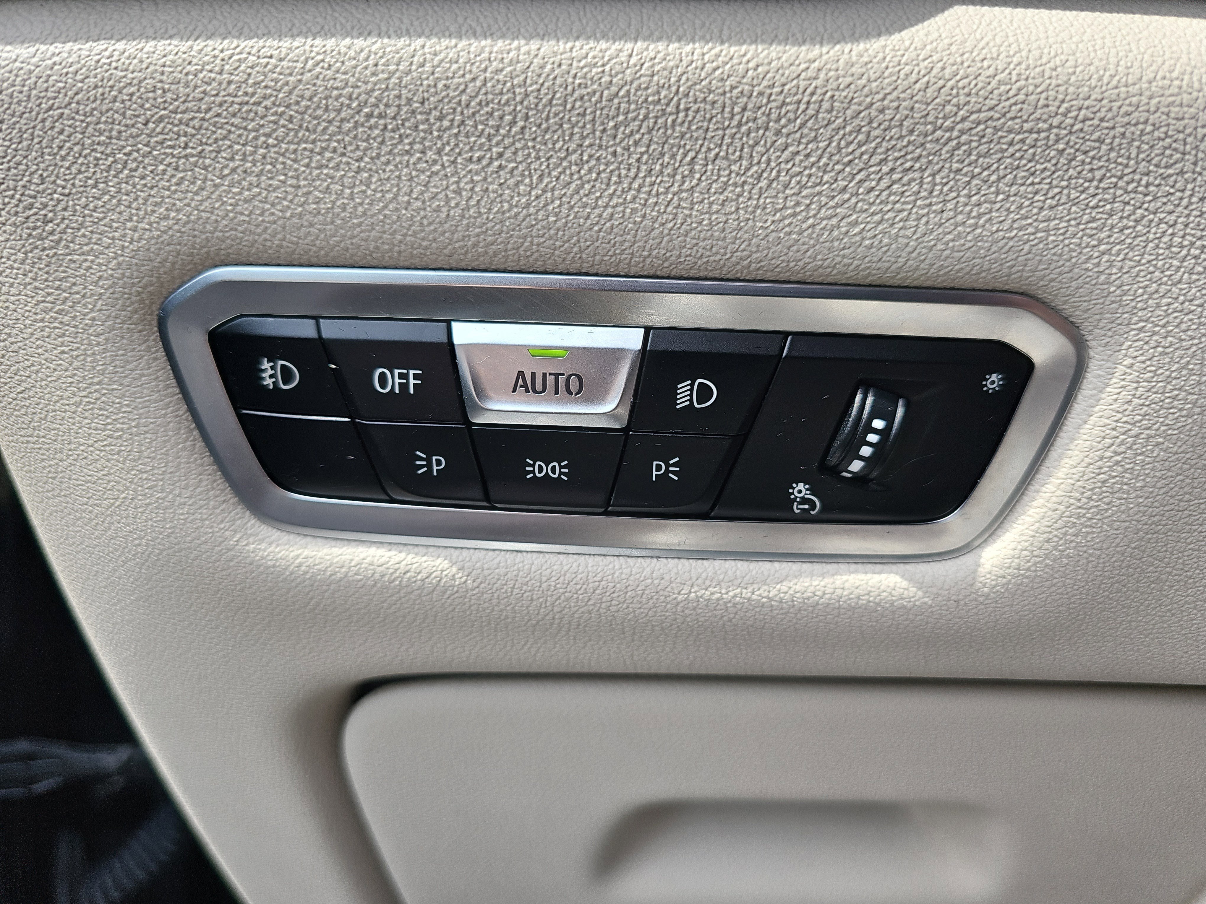 Used 2020 BMW X5 xDrive40i w/ Premium Package AWD/4WD image 28
