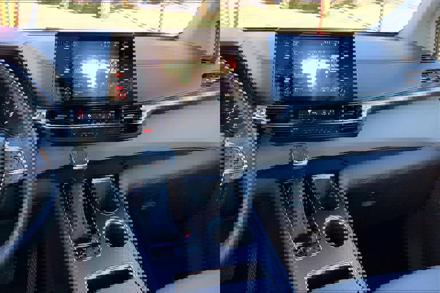 Used 2024 Toyota Sienna XLE image 7