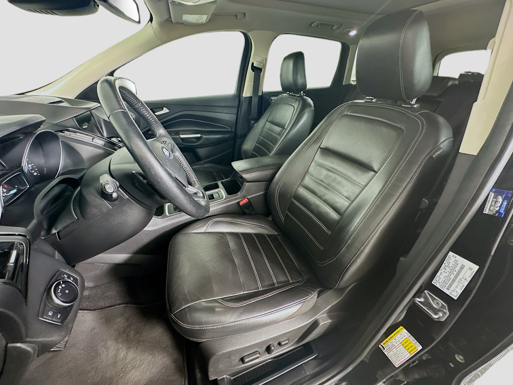 Used 2018 Ford Escape Titanium w/ Ford Safe & Smart Package AWD/4WD image 13