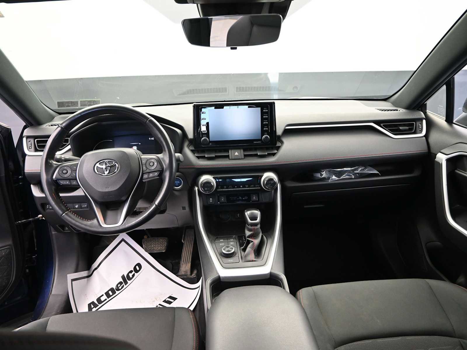 Used 2021 Toyota RAV4 SE w/ Weather & Moonroof Package image 22