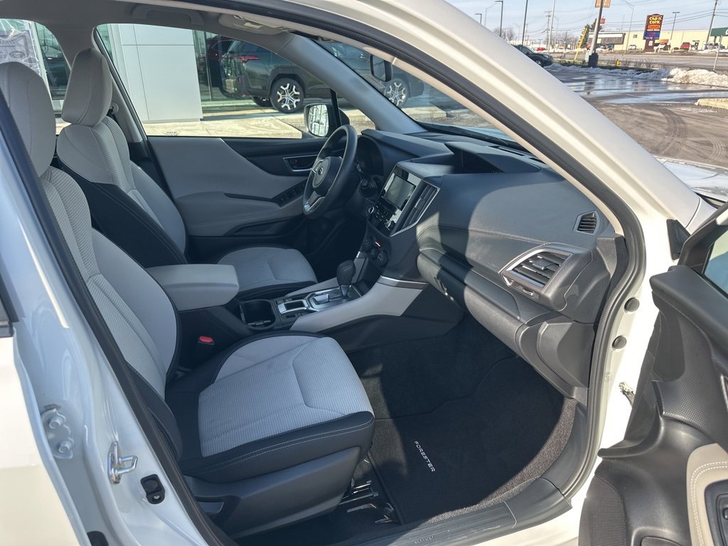 Used 2023 Subaru Forester Base image 7