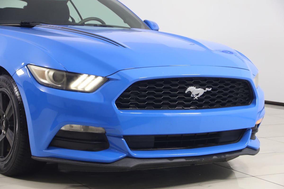 Used 2017 Ford Mustang Convertible RWD image 37