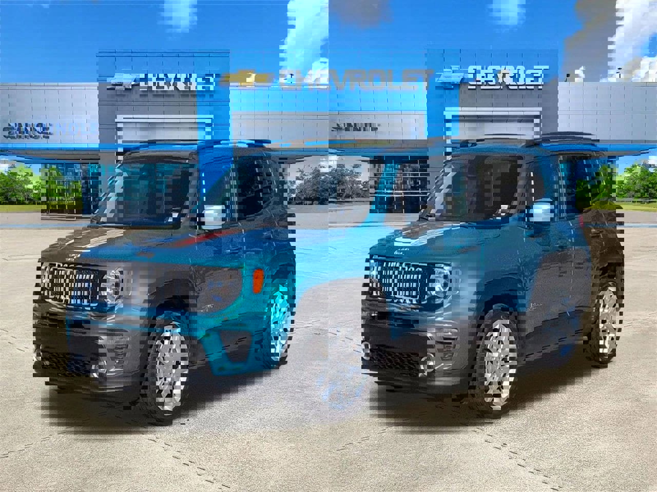 Used 2021 Jeep Renegade Latitude image 2