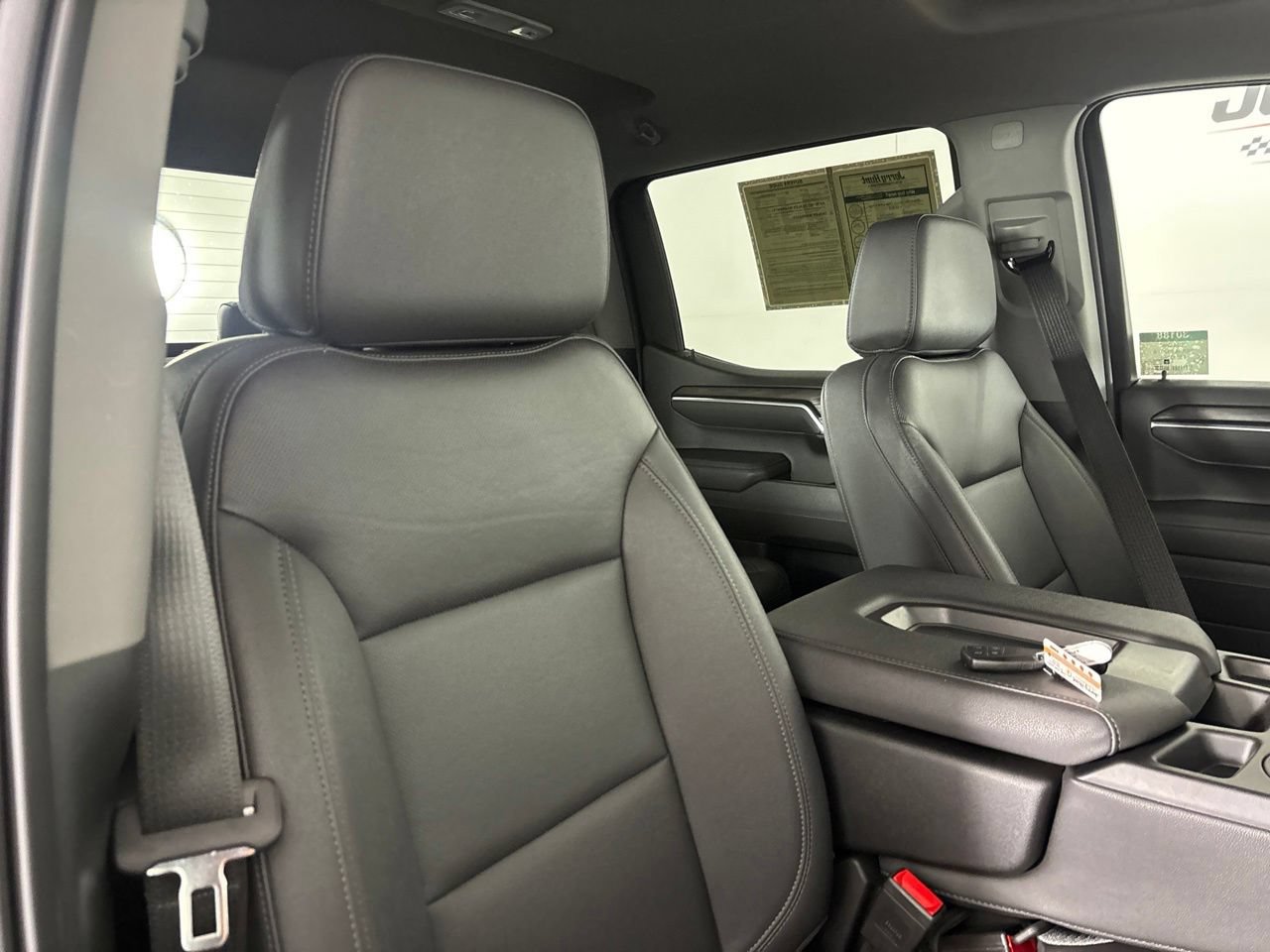Used 2026 GMC Sierra 1500 SLT AWD/4WD image 29
