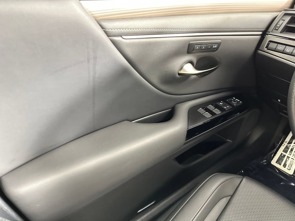 Used 2023 Lexus ES 350 F Sport w/ Accessory Package (Z1) FWD image 35