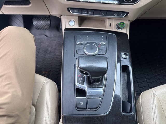 Used 2020 Audi Q5 2.0T Premium w/ Convenience Package AWD/4WD image 8