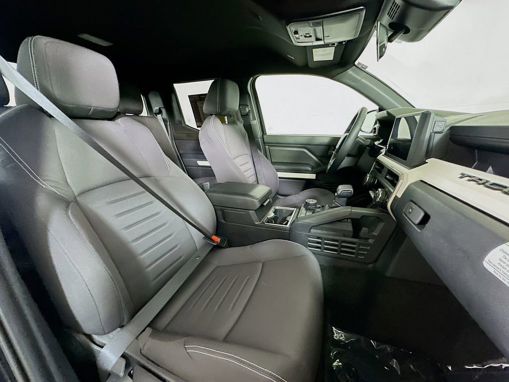 Used 2024 Toyota Tacoma TRD Off-Road image 12