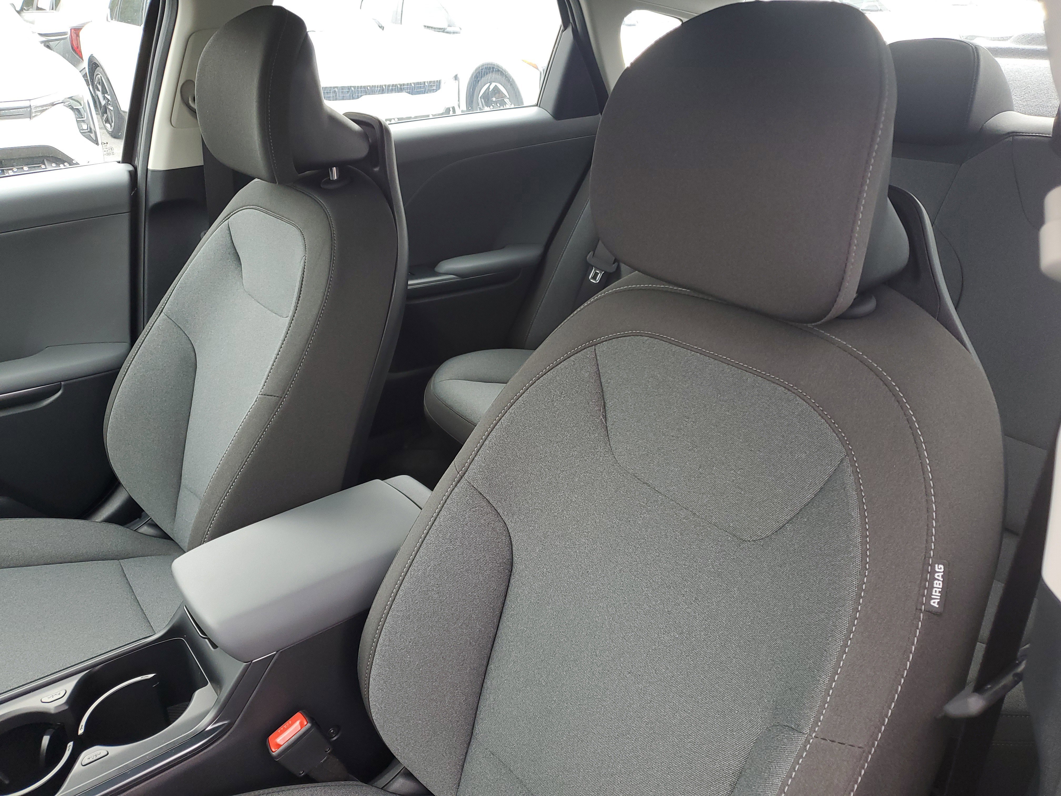 New 2025 Kia K4 LX image 17