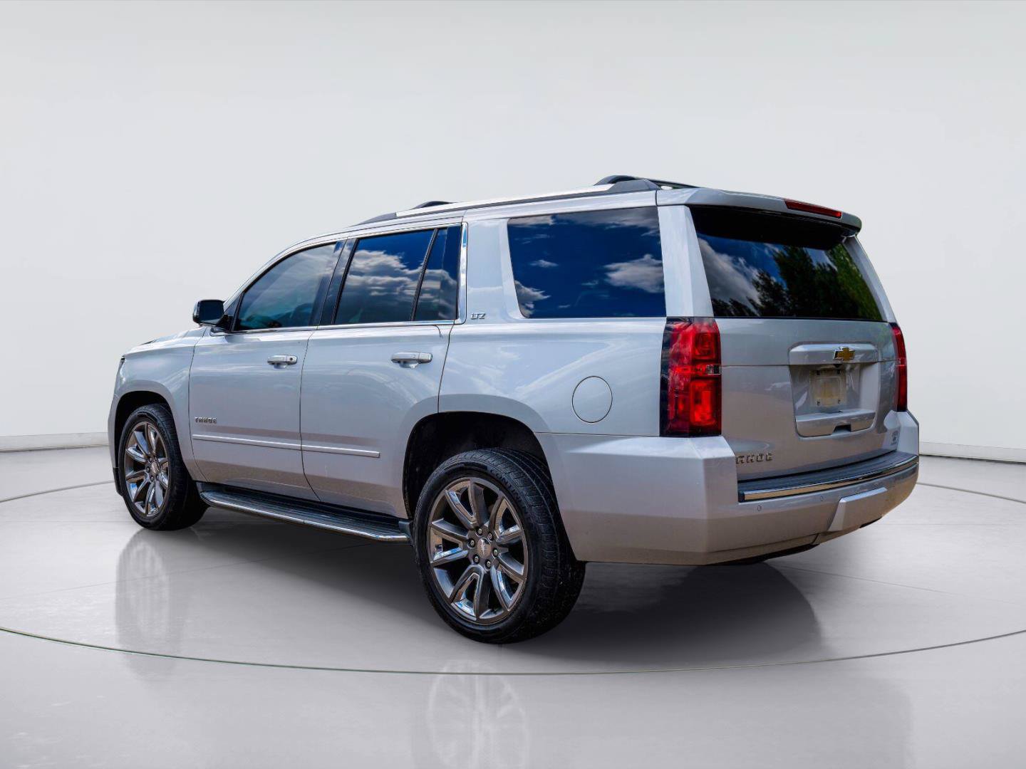Used 2015 Chevrolet Tahoe LTZ RWD image 8