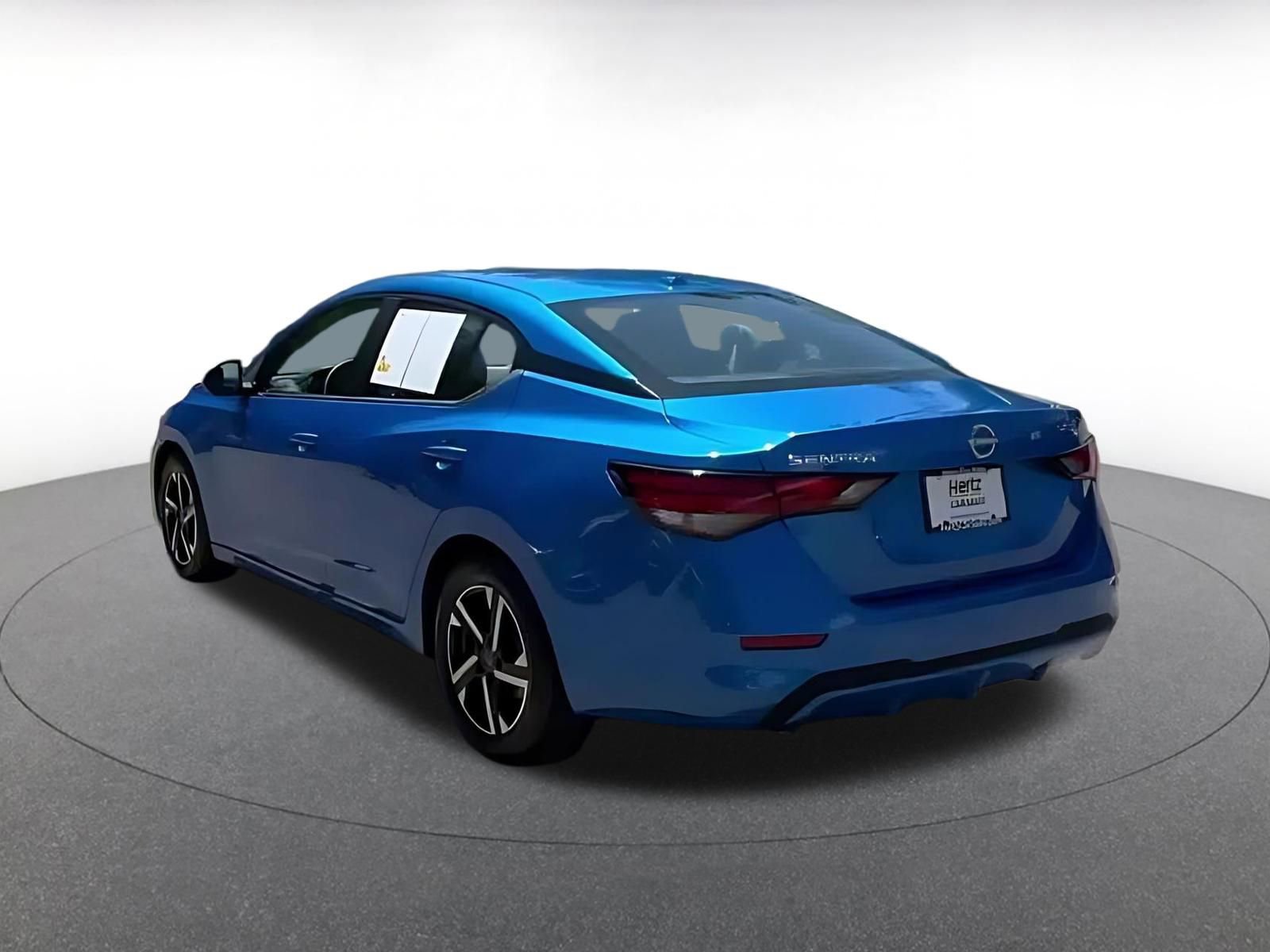 Used 2025 Nissan Sentra SV FWD image 4
