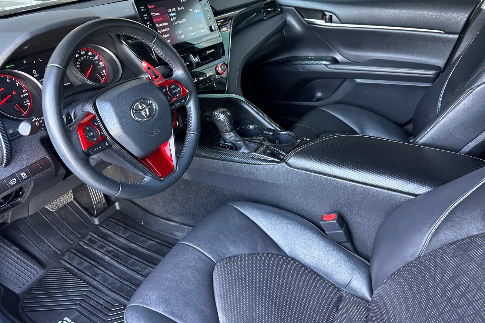 Used 2022 Toyota Camry XSE FWD image 7