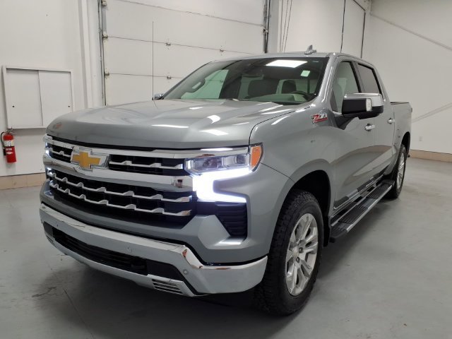 Used 2025 Chevrolet Silverado 1500 LTZ w/ LTZ Premium Package AWD/4WD image 7