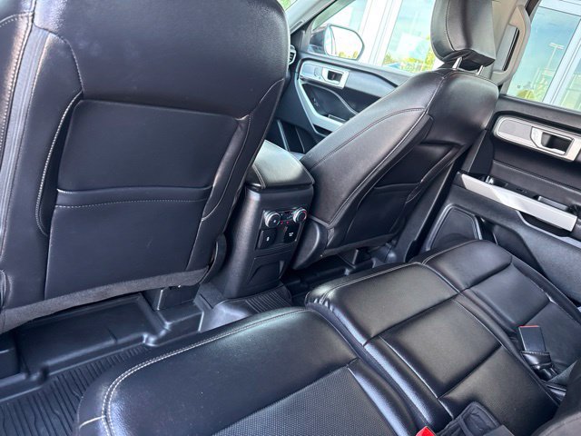 Used 2022 Ford Explorer Limited w/ Equipment Group 301A AWD/4WD image 23