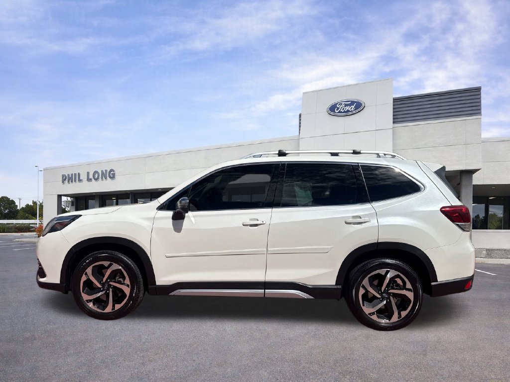 Used 2023 Subaru Forester Touring AWD/4WD image 4