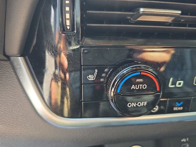 Used 2023 Nissan Rogue Platinum w/ Platinum Premium Package FWD image 22