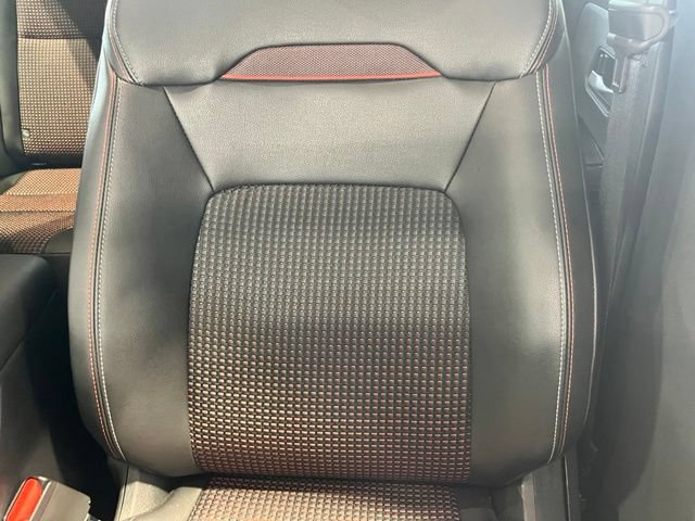Used 2025 Nissan Kicks SR FWD image 7