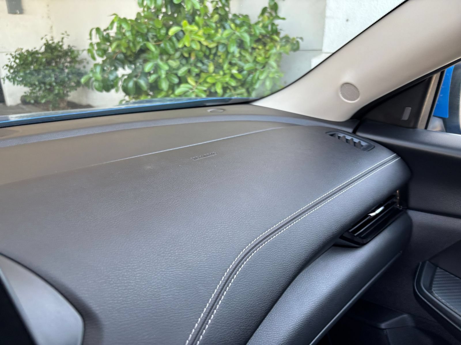 Used 2025 Nissan Sentra SV FWD image 34