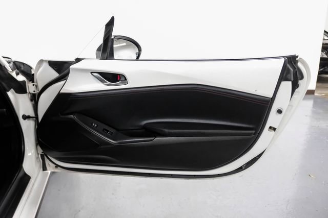 Used 2018 MAZDA MX-5 Miata RF Grand Touring RWD image 39