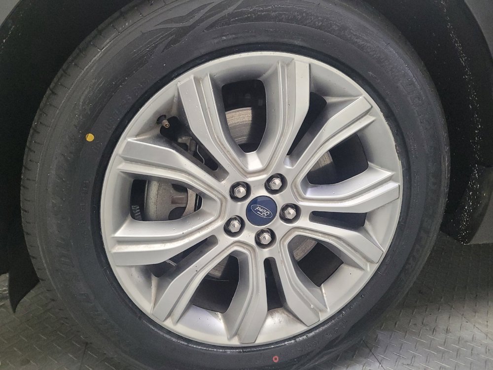 Used 2019 Ford Edge Titanium w/ Equipment Group 301A image 31