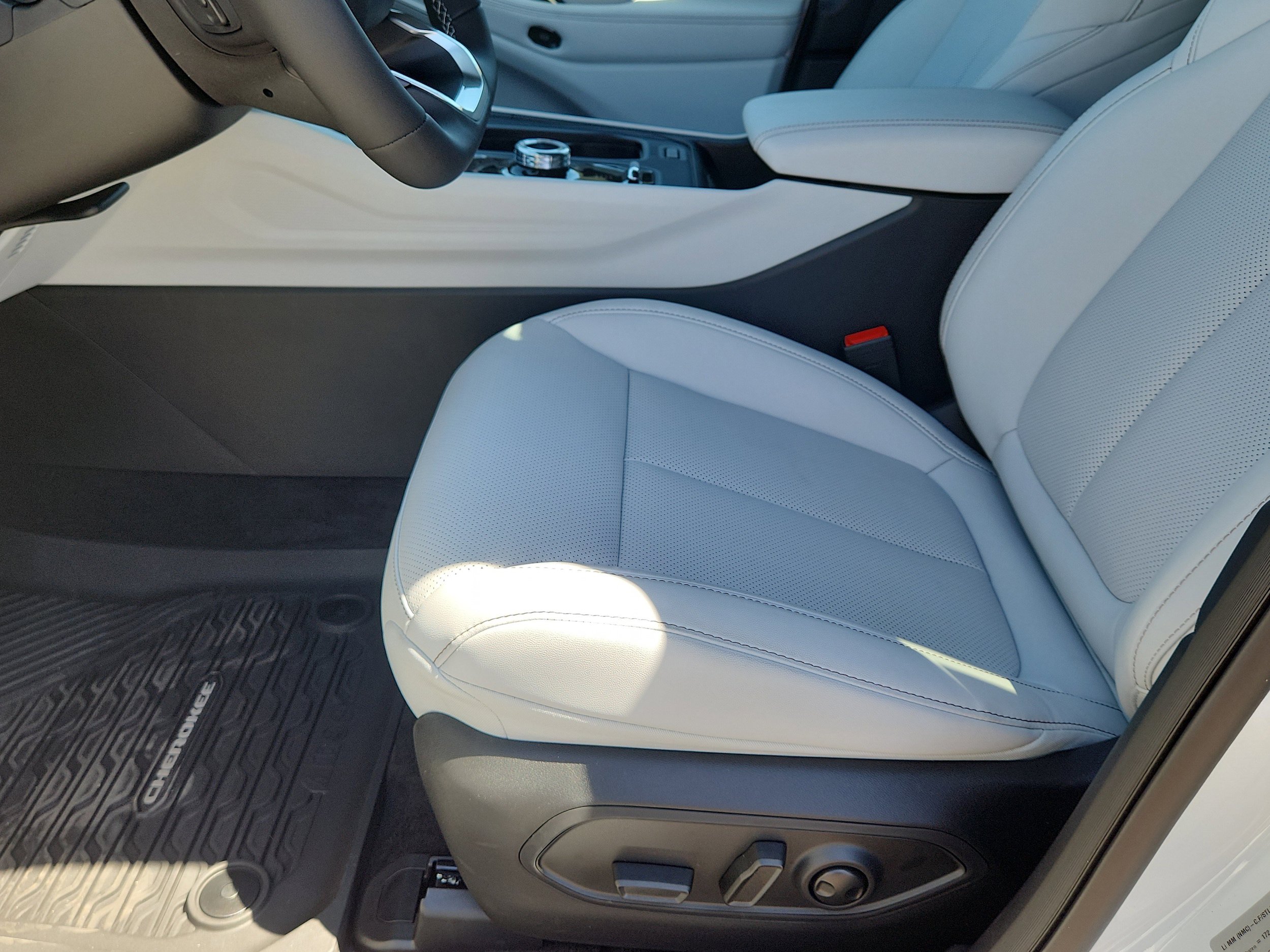 New 2026 Jeep Cherokee Limited AWD/4WD image 12