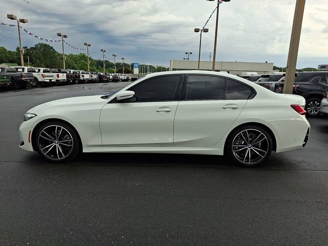 Used 2024 BMW 330i Sedan w/ M Sport Package RWD image 3