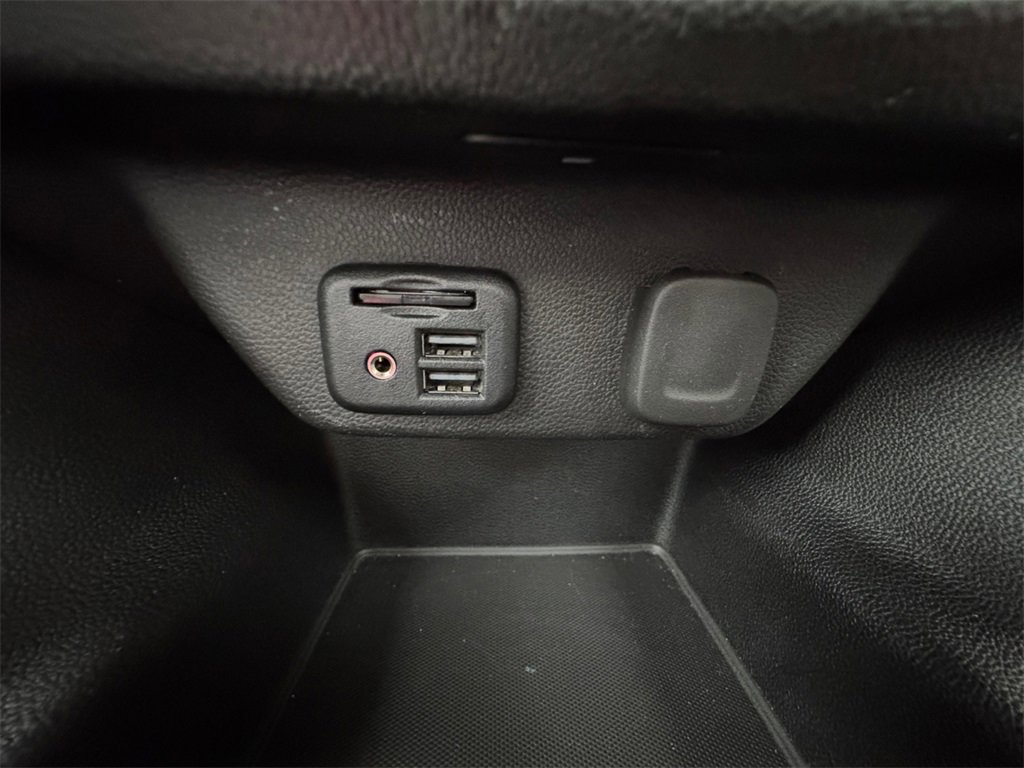 Used 2021 Chevrolet Traverse LT w/ LT Premium Package image 29