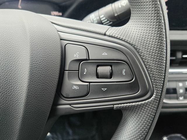 Used 2026 Buick Envista Preferred w/ Advanced Safety Package image 19