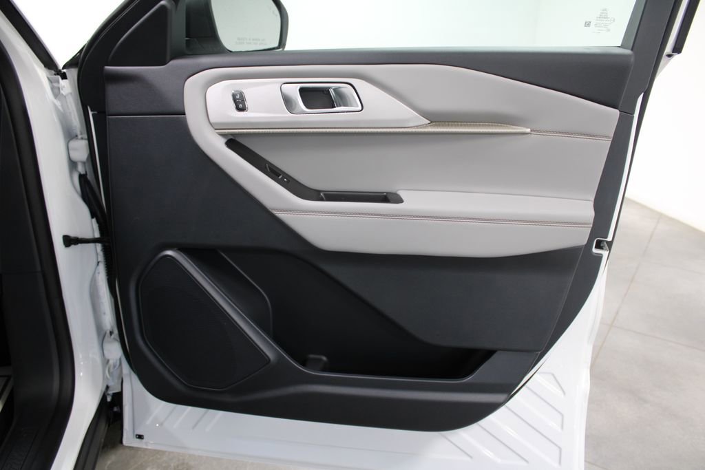 New 2025 Ford Explorer Active w/ Active Comfort Package image 33