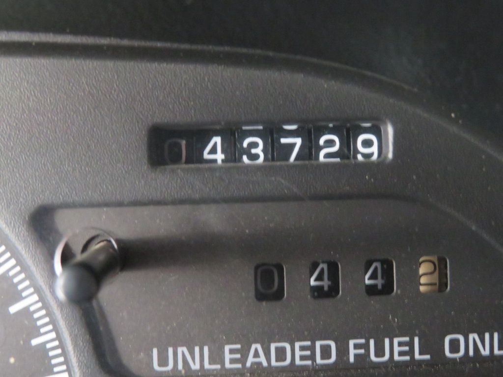 Used 1995 Chevrolet Camaro Z28 RWD image 30