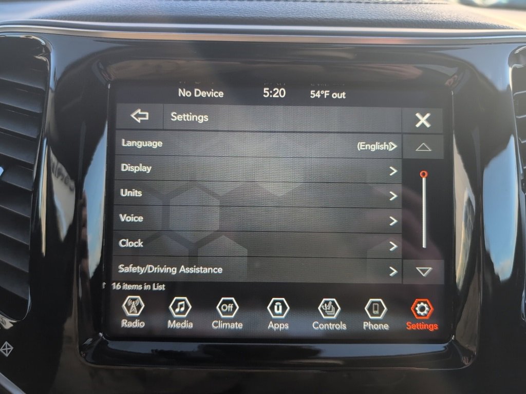 Used 2022 Jeep Cherokee Limited image 40