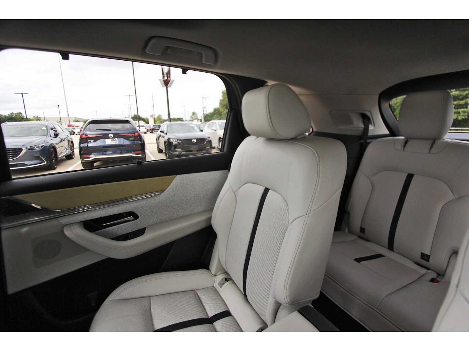 Certified 2025 MAZDA CX-90 3.3 Turbo S w/ Premium Plus AWD/4WD image 9