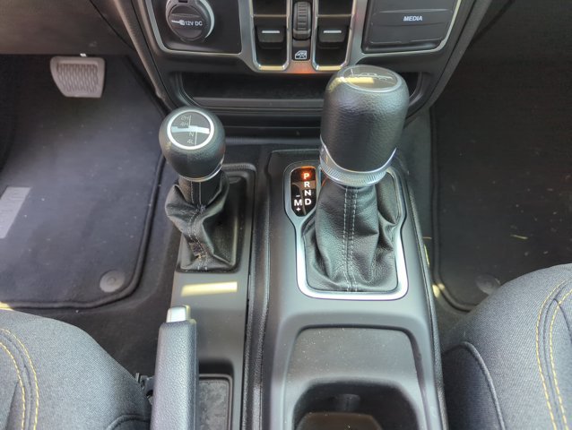 Used 2024 Jeep Gladiator Sport AWD/4WD image 16