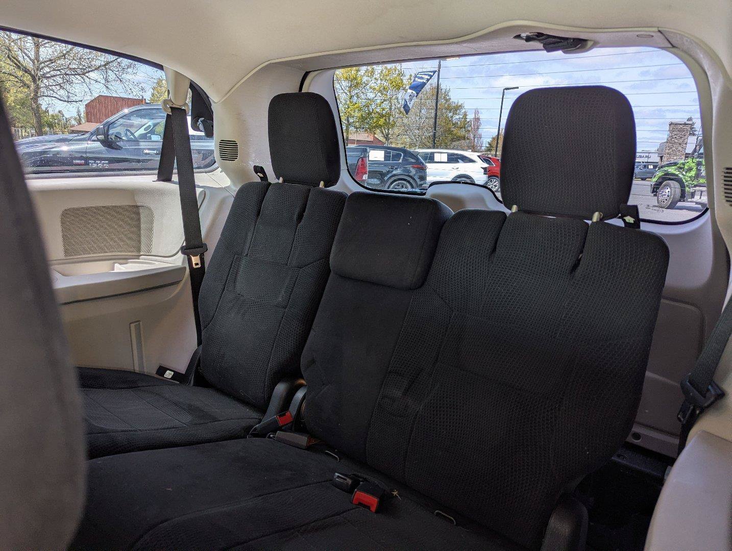 Used 2013 Dodge Grand Caravan American Value Package w/ UConnect Hands-Free Group FWD image 23