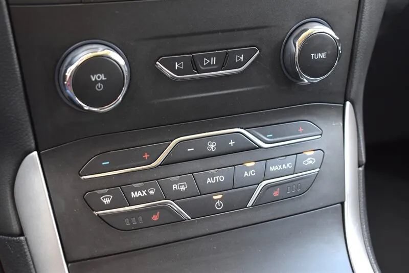 Used 2020 Ford Edge SEL AWD/4WD image 26